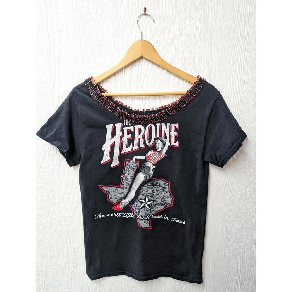 The Heroine Black T-shirt Texas Cowgirl Safety Pin Goth Rockabilly Rock Size S/M